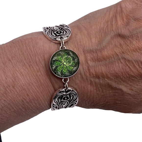 Eclectic Vintage Style Snap Jewelry Bangle Bracelet w/unique Green 18mm snap! - Picture 9 of 14